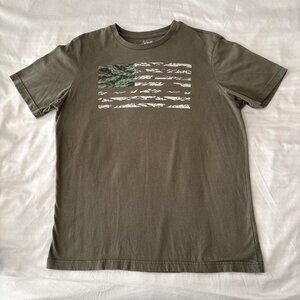 Khaki and green camo flag tee. Women's size M.  City Streets tag.